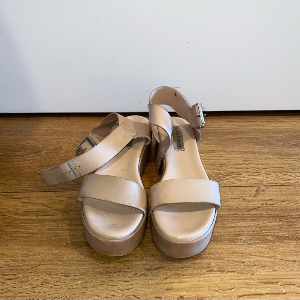 Steve Madden platform nude sandal